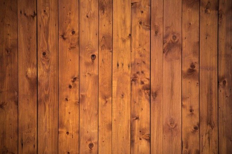 Wykończenie podłogi – prawdziwe drewno czy imitacja?